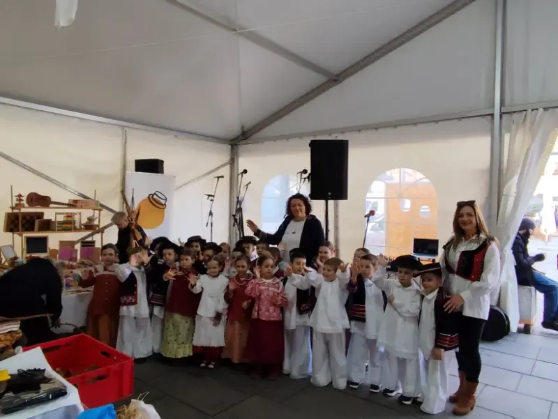 Sajam „Zlatne niti”
