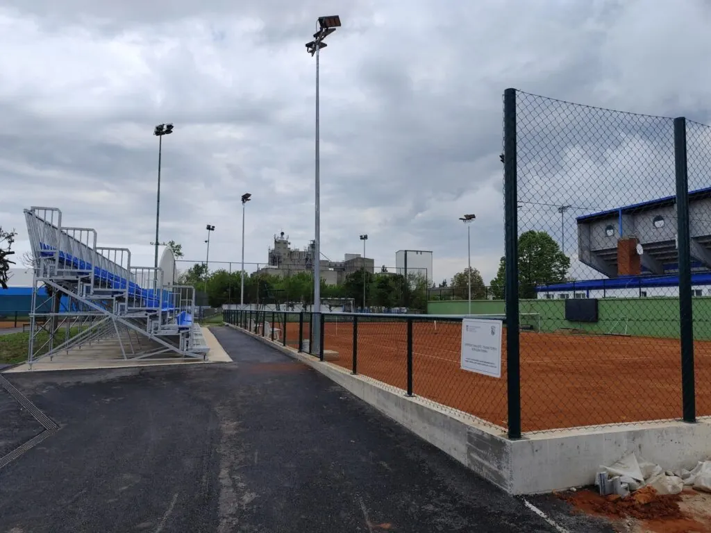 Teniski klub “Županja 1881” okuplja gotovo 250 članova, fokus sve više na mladima