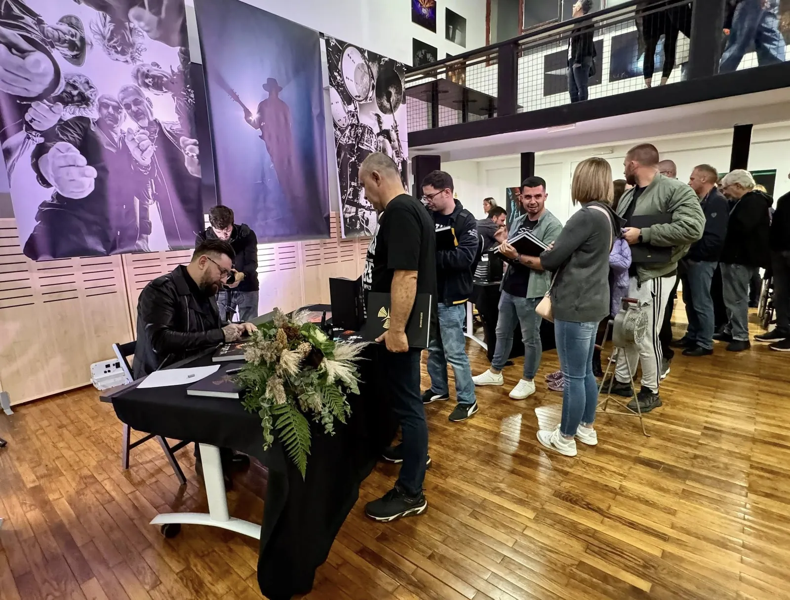 U Multikulturnom centru u Županji predstavljena luksuzna fotomonografija “Opća opasnost 2008–2024”