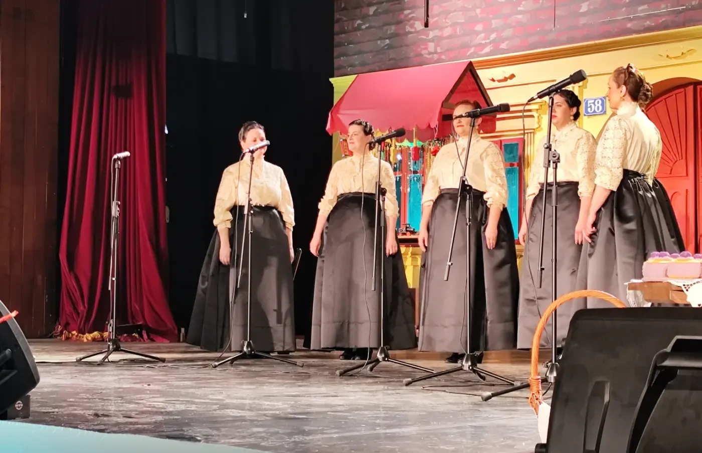 Večer tradicijskih vokalnih skupina